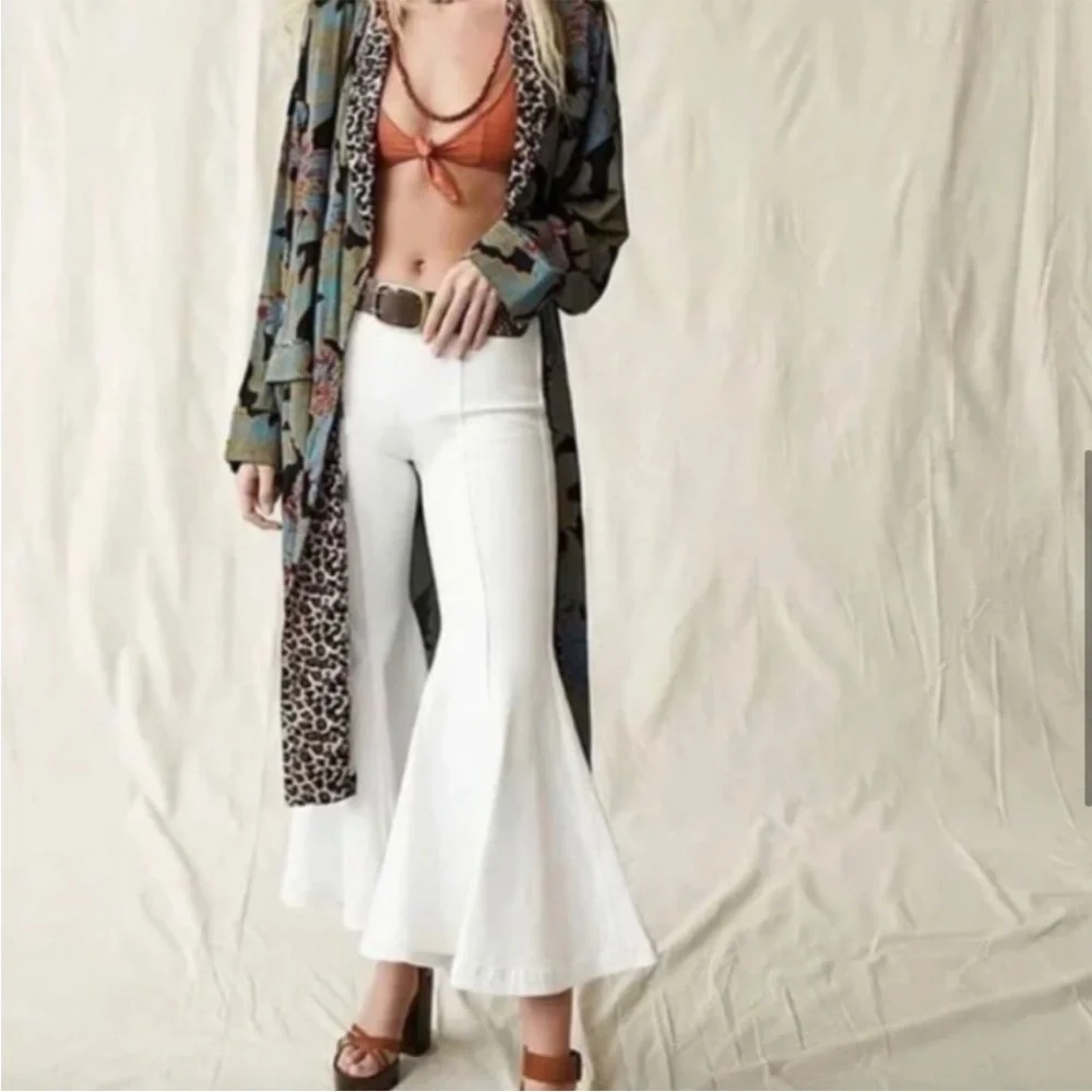 Free People We The Free Cha Cha Flare Cropped‎ Jeans White